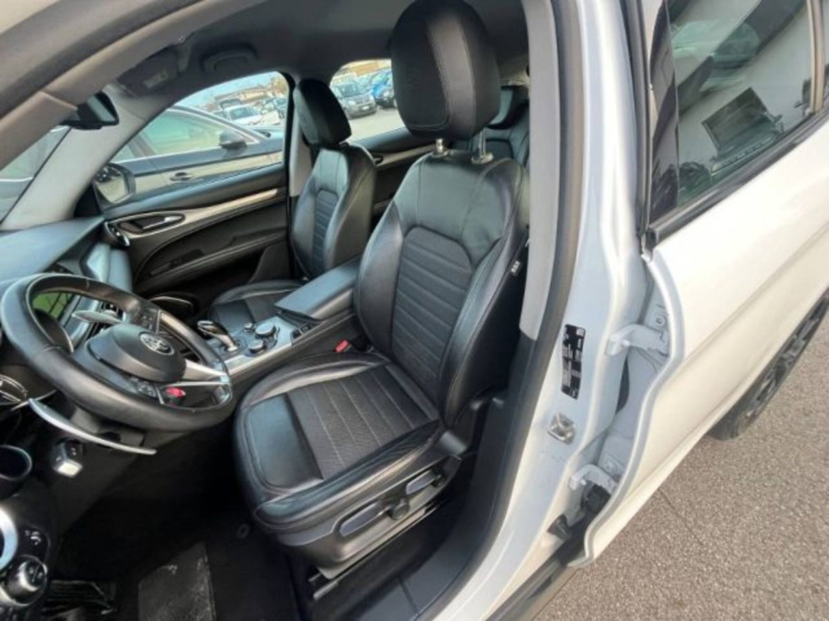 Alfa Romeo Stelvio Stelvio 2.2 Turbodiesel 150 CV AT8 RWD Business (14)