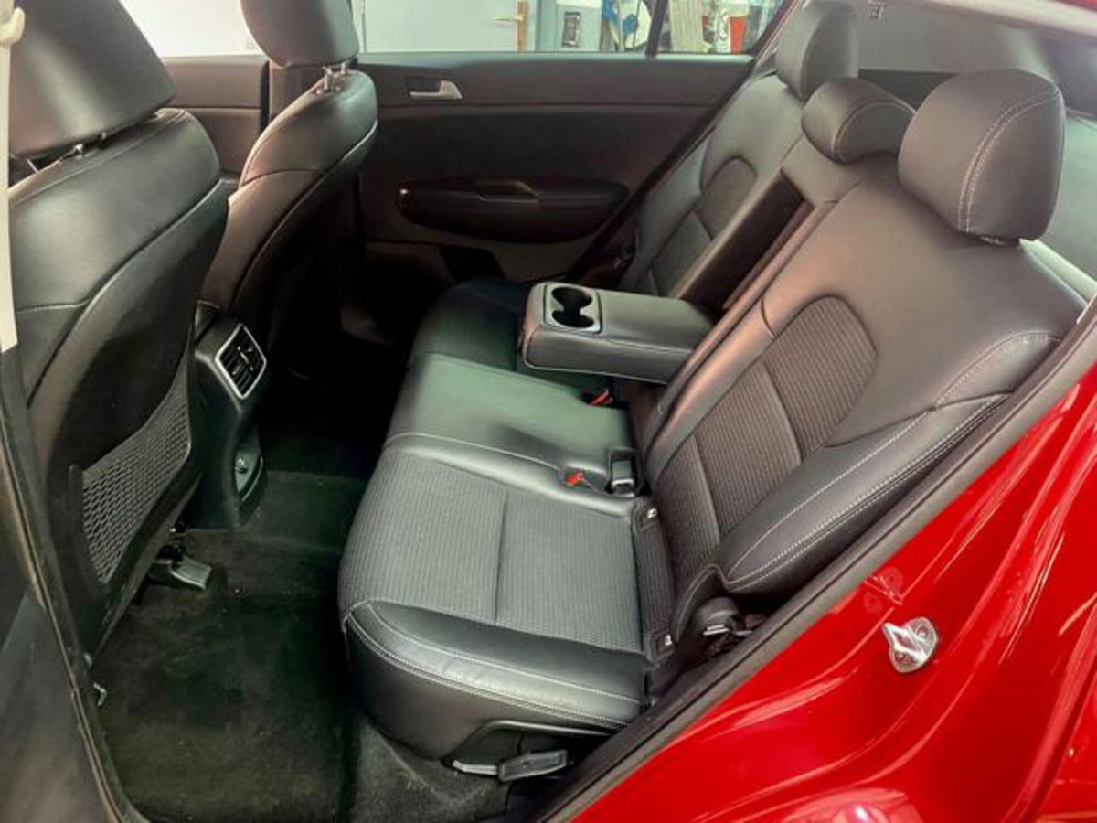 Kia Sportage 1.7 CRDI 141 CV DCT7 2WD Business Class (16)