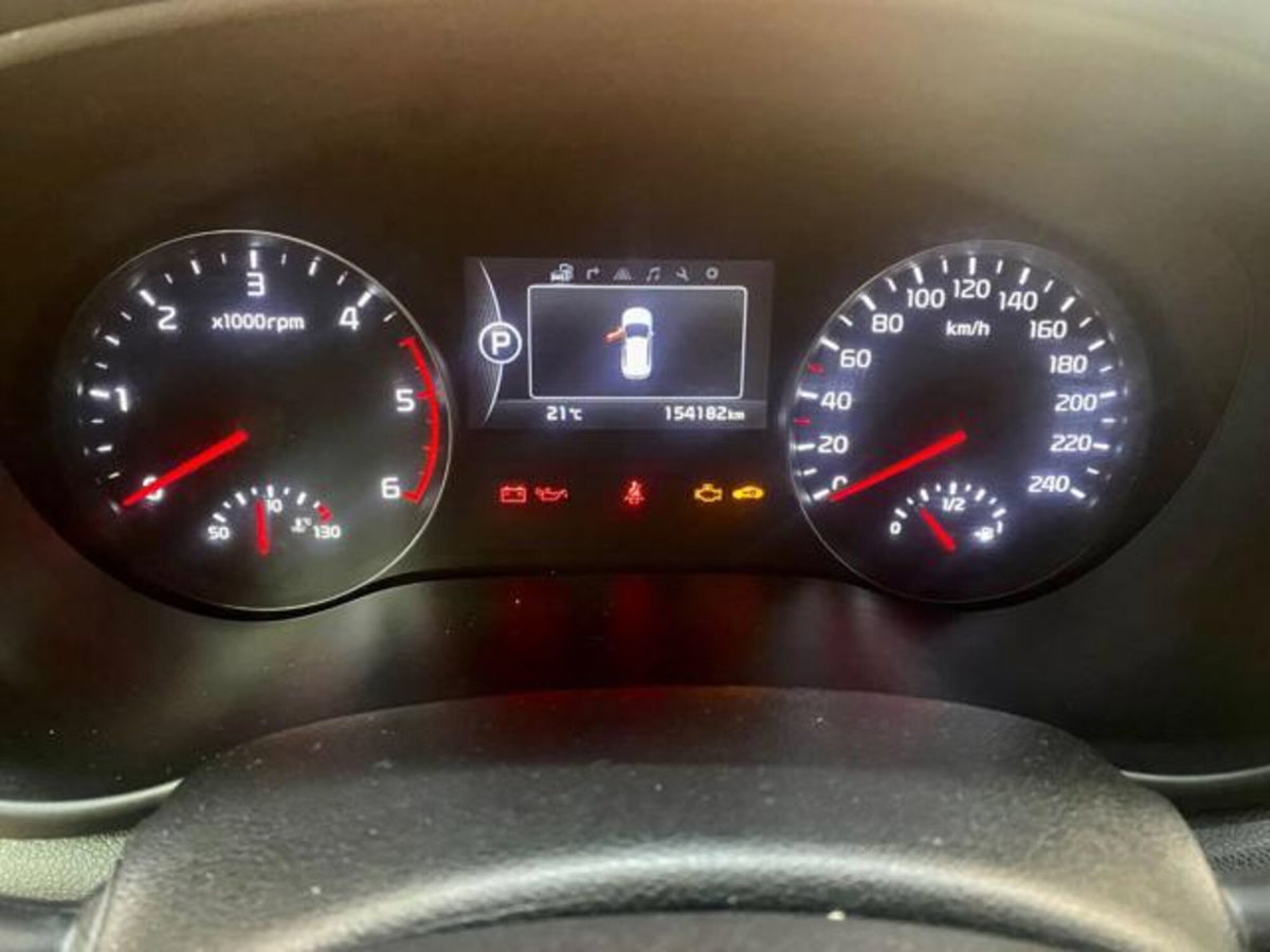 Kia Sportage 1.7 CRDI 141 CV DCT7 2WD Business Class (19)