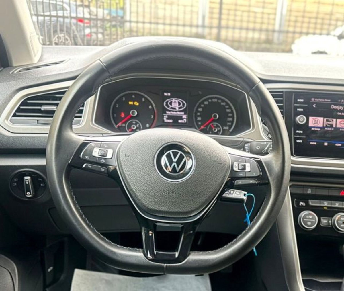 Volkswagen T-Roc 1.0 TSI Business BlueMotion Technology (11)