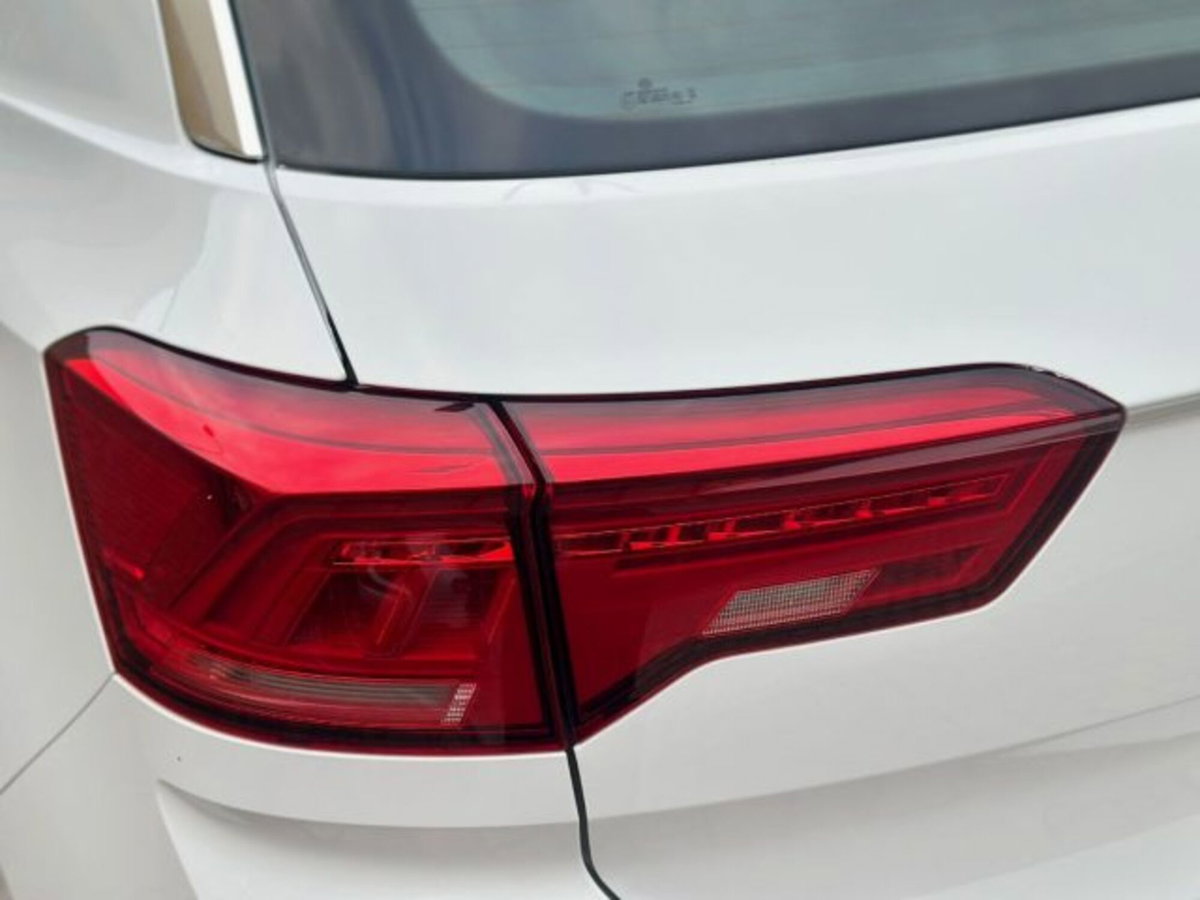 Volkswagen T-Roc 1.0 TSI Business BlueMotion Technology (12)