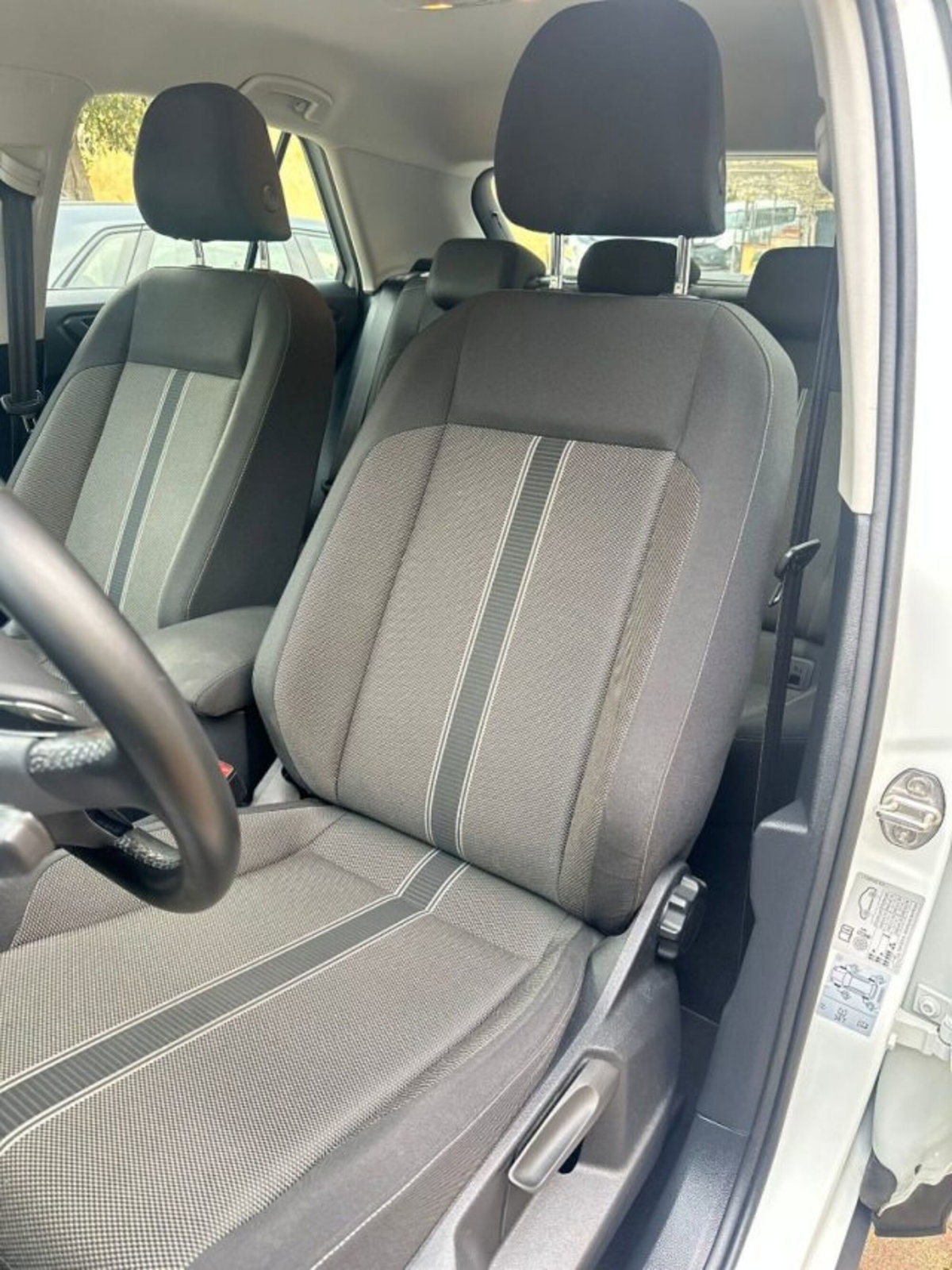 Volkswagen T-Roc 1.0 TSI Business BlueMotion Technology (15)
