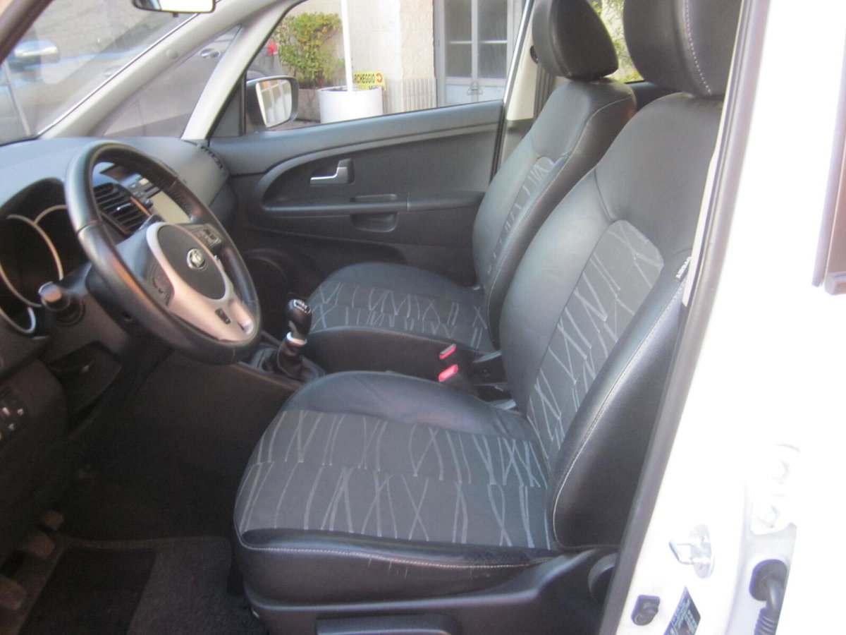 Kia Venga 1.4 CVVT Cool (11)
