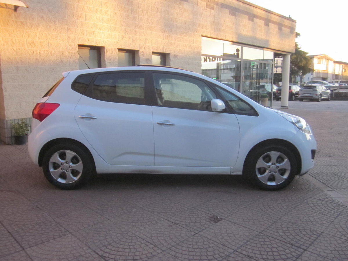 Kia Venga 1.4 CVVT Cool (4)