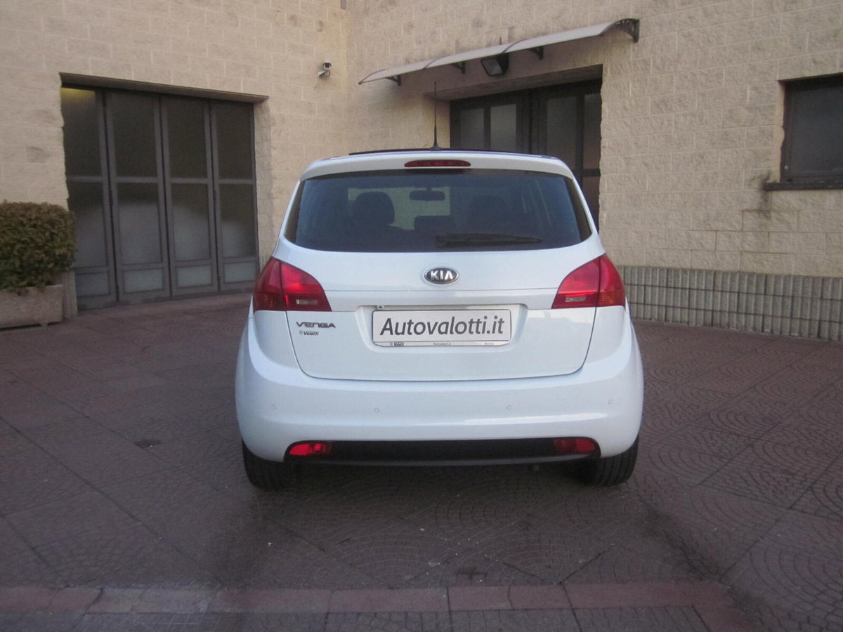 Kia Venga 1.4 CVVT Cool (7)