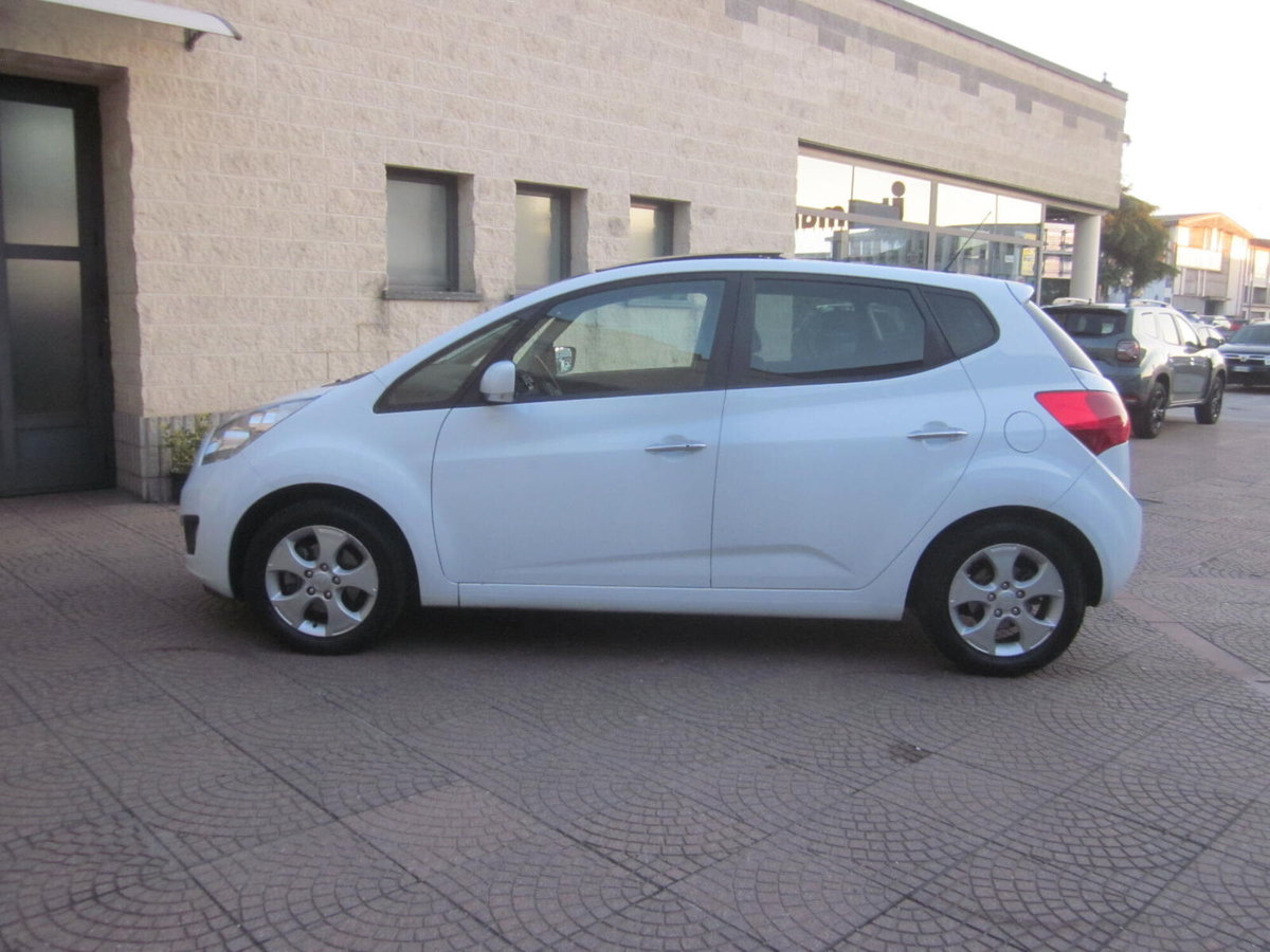 Kia Venga 1.4 CVVT Cool (9)