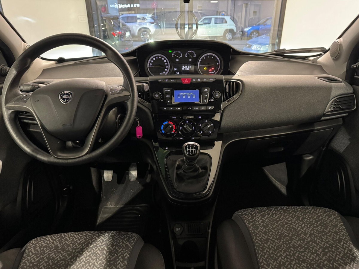 Lancia Ypsilon 1.0 FireFly 5 porte S&S Hybrid Ecochic Silver (7)