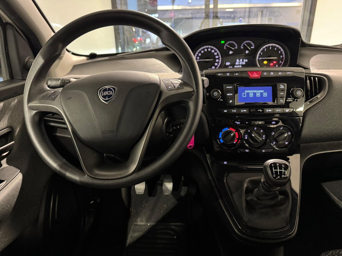 Lancia Ypsilon 1.0 FireFly 5 porte S&S Hybrid Ecochic Silver (9)