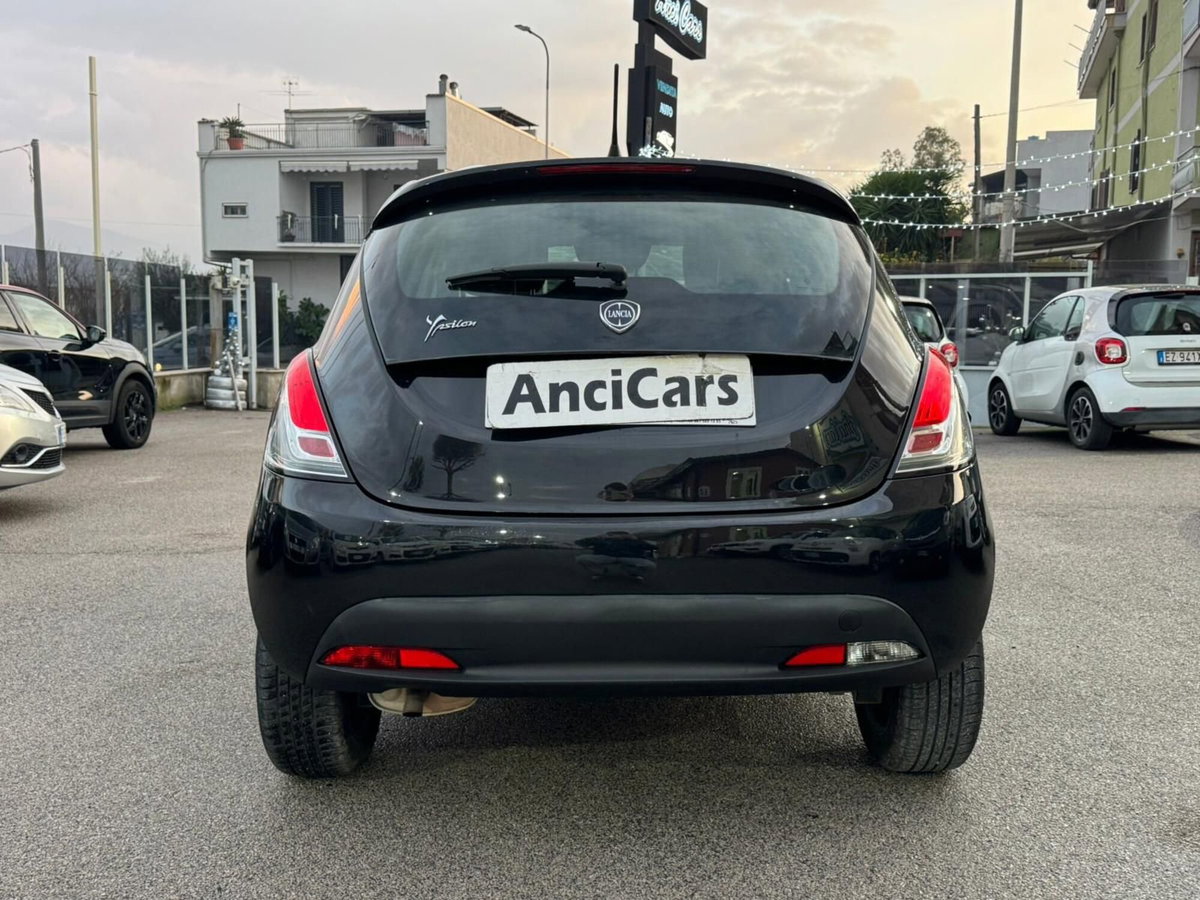 Lancia Ypsilon 1.2 69 CV 5 porte S&S Elefantino Blu (15)