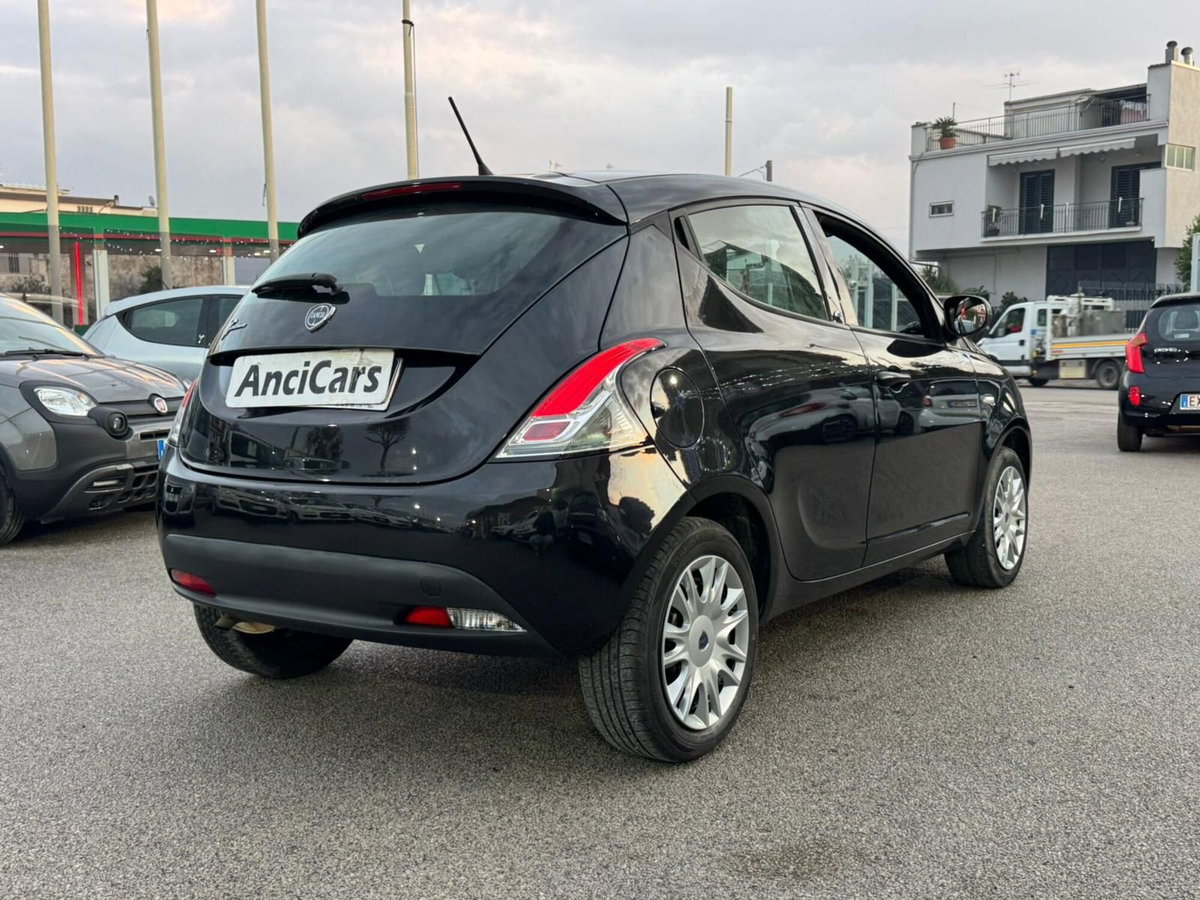 Lancia Ypsilon 1.2 69 CV 5 porte S&S Elefantino Blu (16)