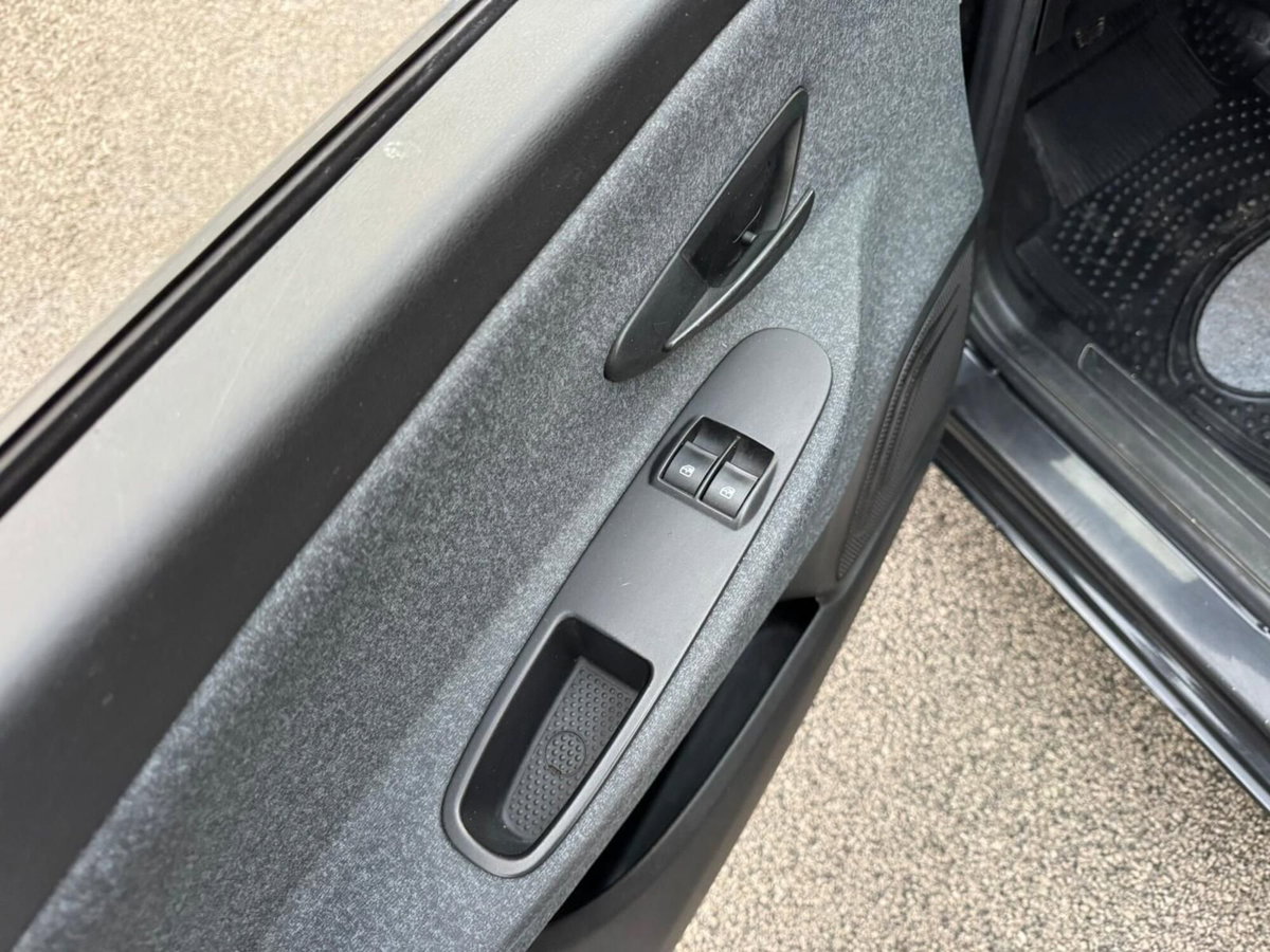 Lancia Ypsilon 1.2 69 CV 5 porte S&S Elefantino Blu (4)