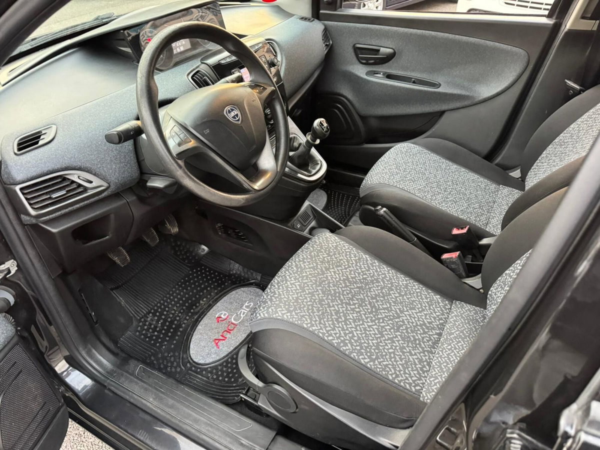 Lancia Ypsilon 1.2 69 CV 5 porte S&S Elefantino Blu (5)