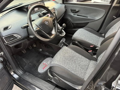 Lancia Ypsilon 1.2 69 CV 5 porte S&S Elefantino Blu (5)