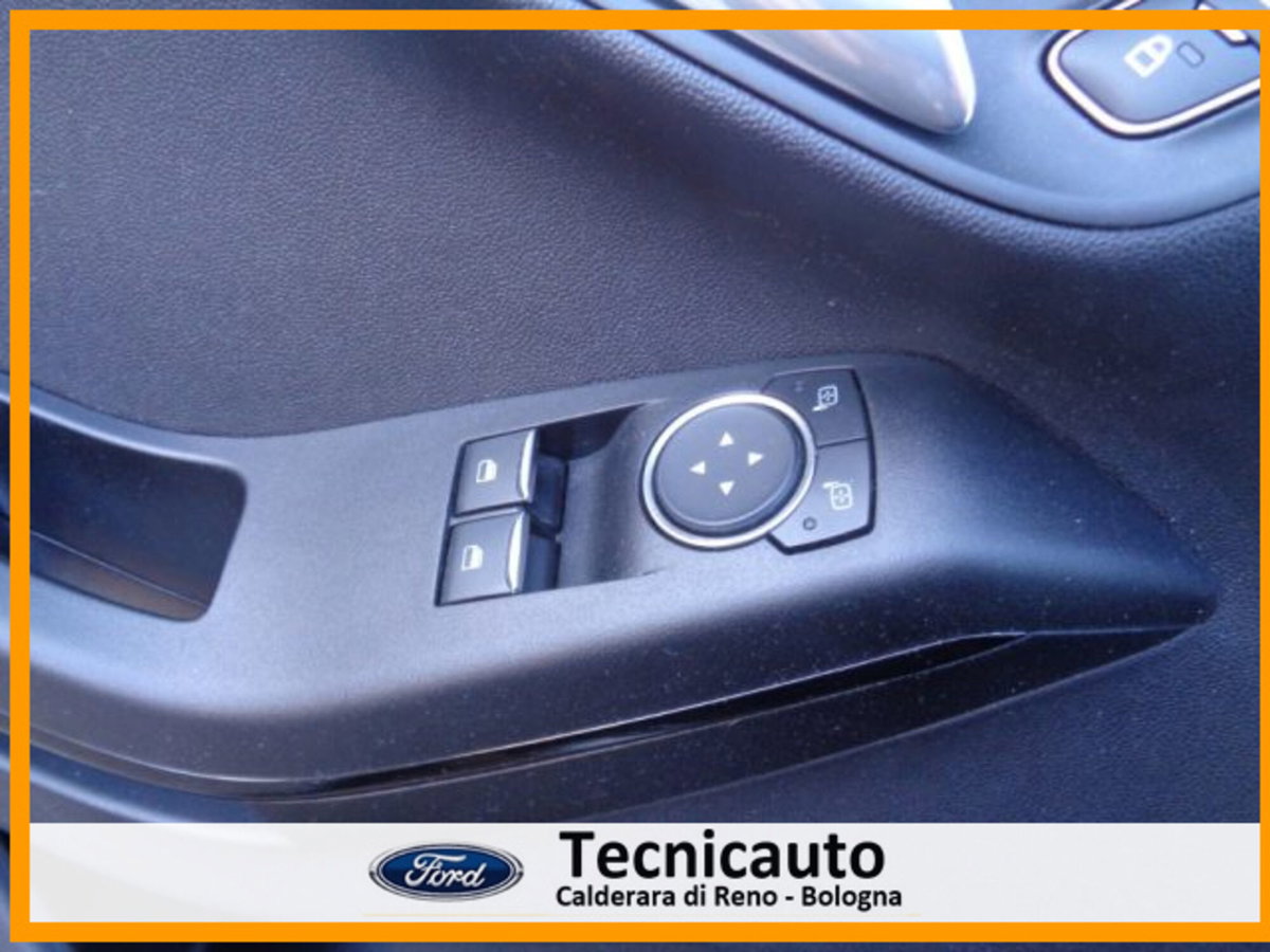 Ford Fiesta 1.1 75 CV GPL 5 porte (19)