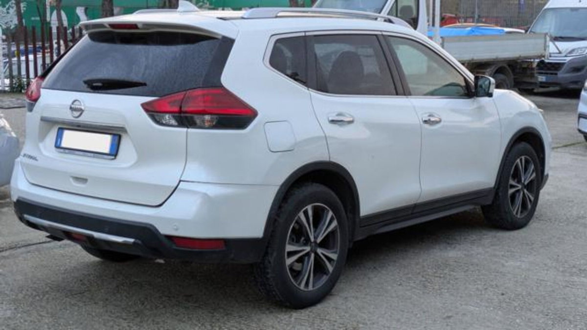 Nissan X-Trail 1.6 DIG-T 2WD Tekna (3)