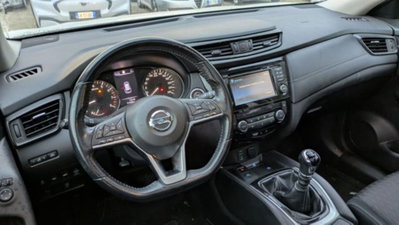 Nissan X-Trail 1.6 DIG-T 2WD Tekna (5)