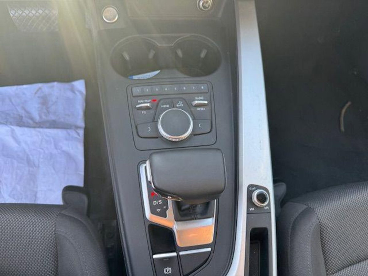 Audi A4 Avant 2.0 TDI 150 CV Business (11)