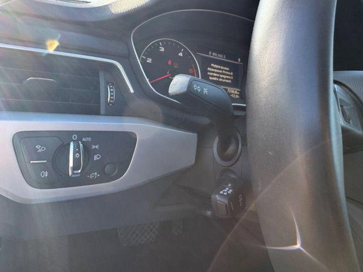 Audi A4 Avant 2.0 TDI 150 CV Business (14)