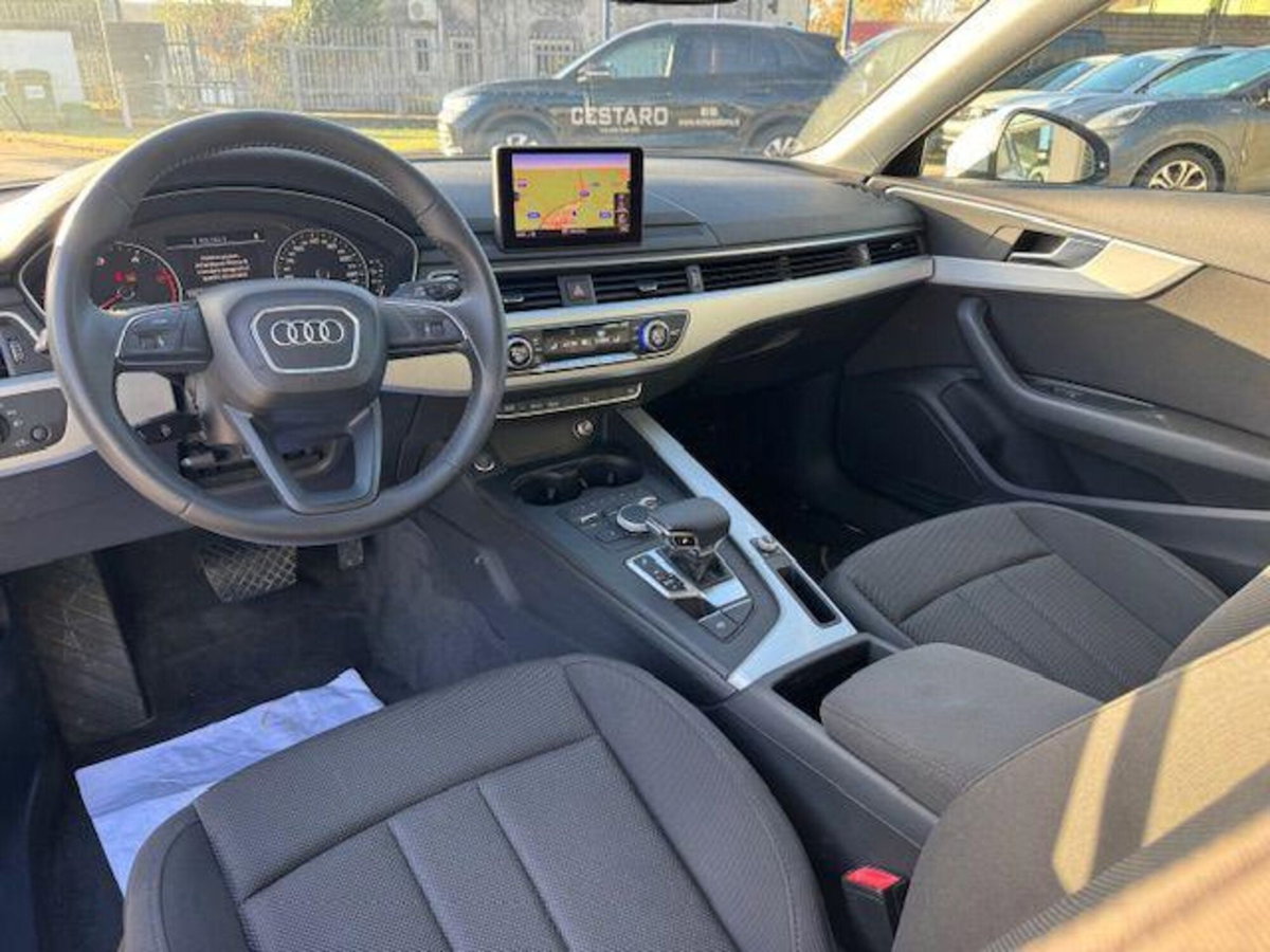 Audi A4 Avant 2.0 TDI 150 CV Business (17)