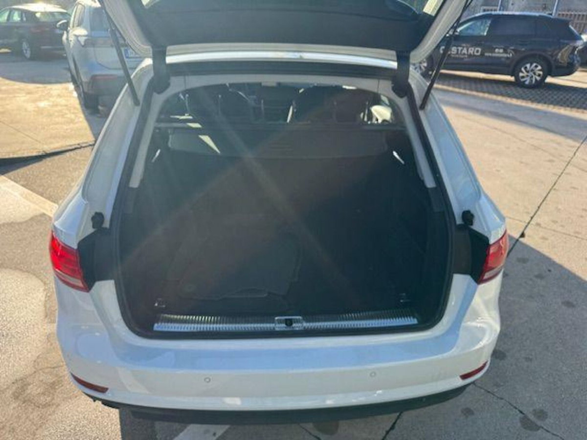 Audi A4 Avant 2.0 TDI 150 CV Business (20)