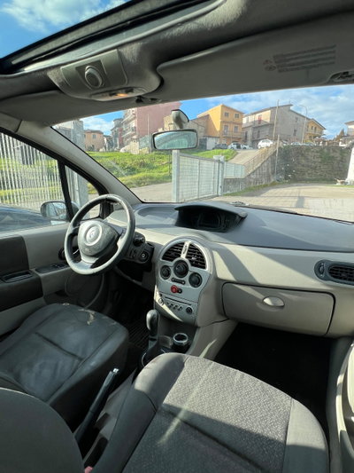Renault Modus 1.5 dCi 82CV Luxe Privilège (9)