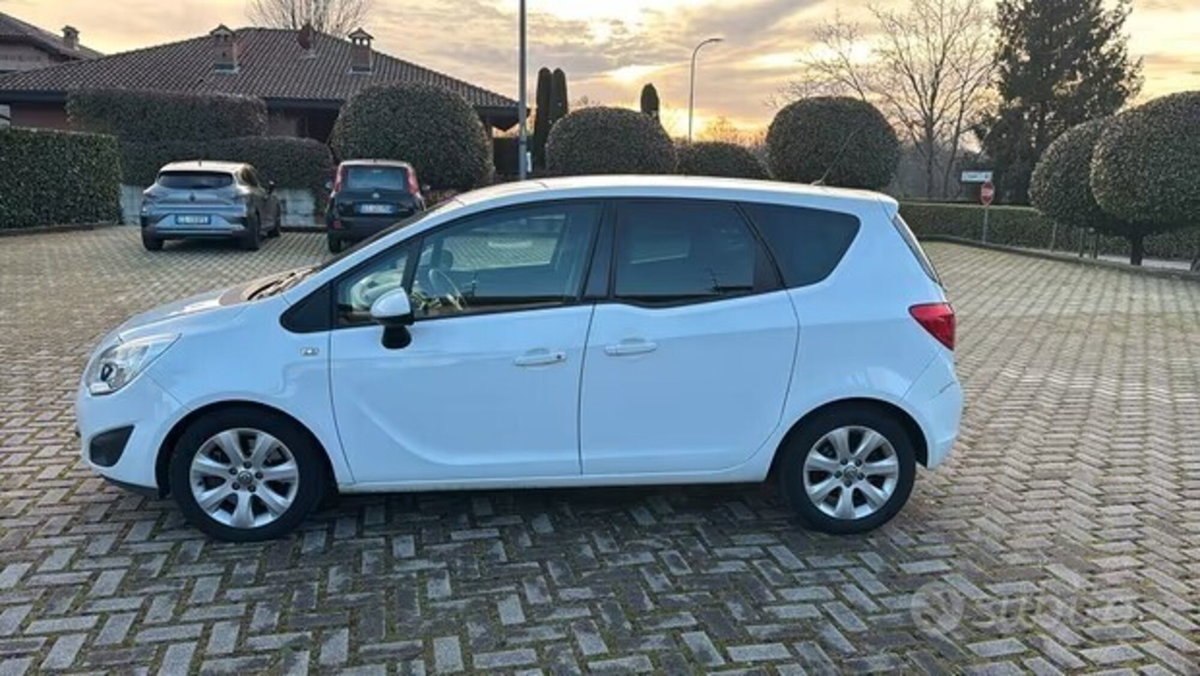 Opel Meriva 1.4 Turbo 120CV Cosmo (2)