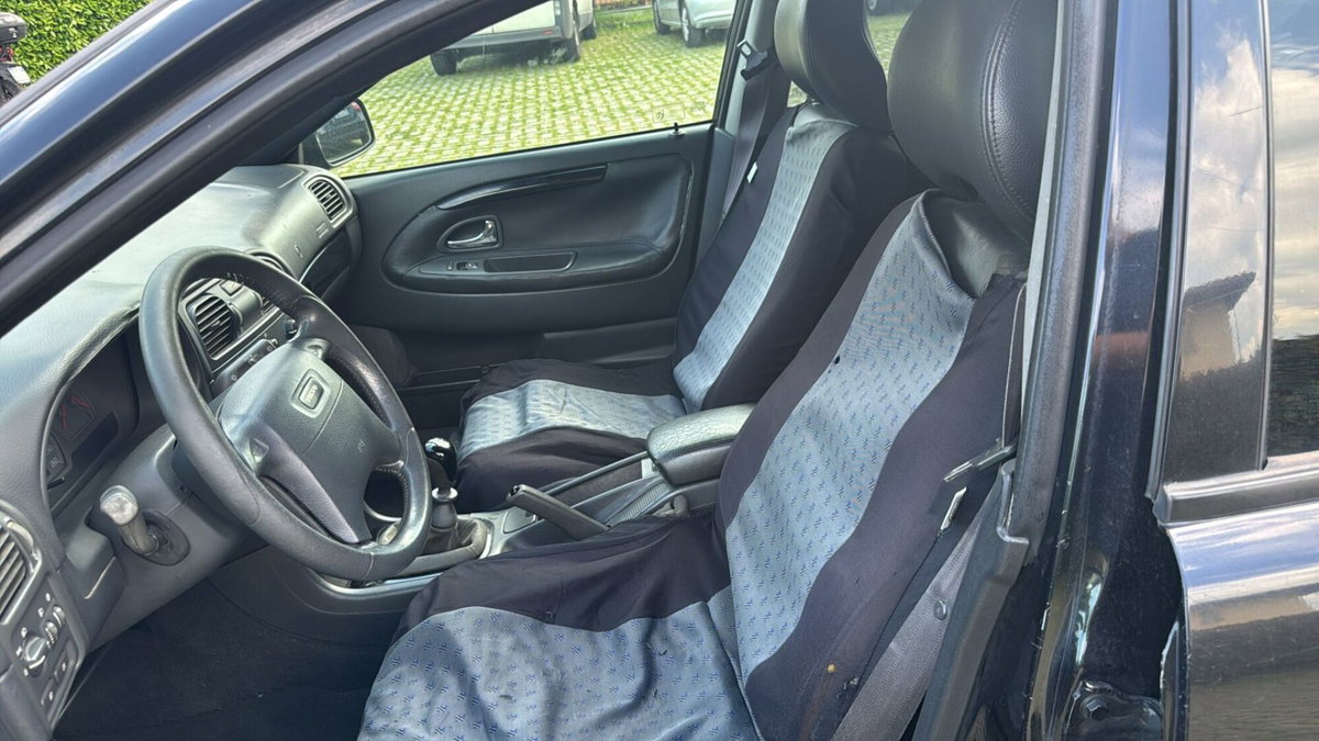 Volvo V40 1.8 16V cat (10)