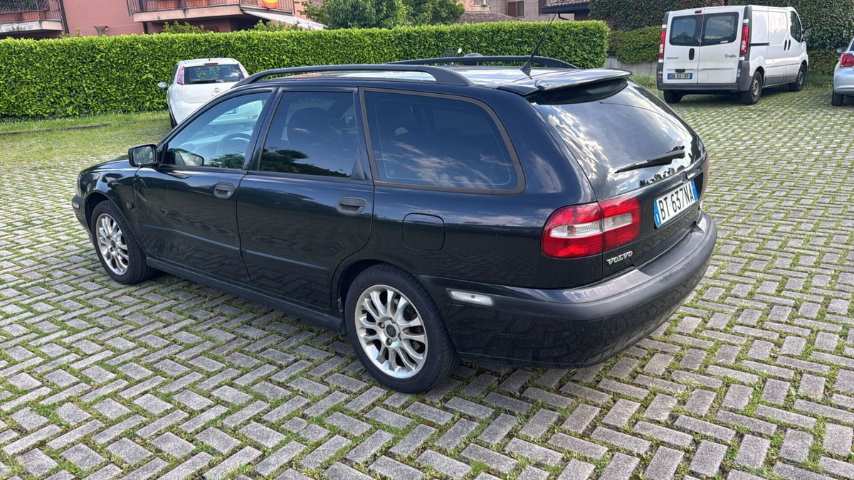 Volvo V40 1.8 16V cat (3)
