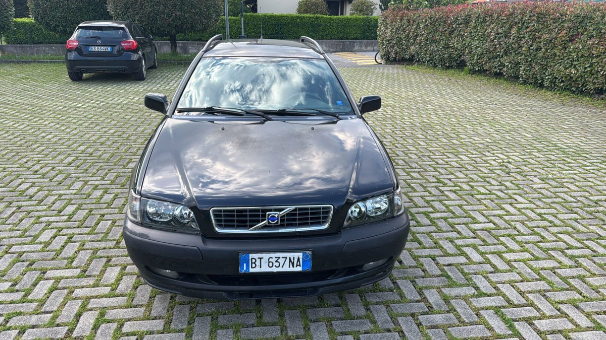 Volvo V40 1.8 16V cat (8)