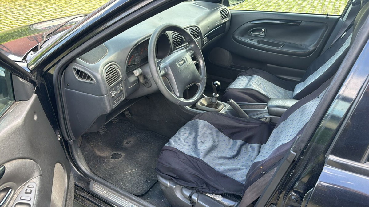 Volvo V40 1.8 16V cat (9)