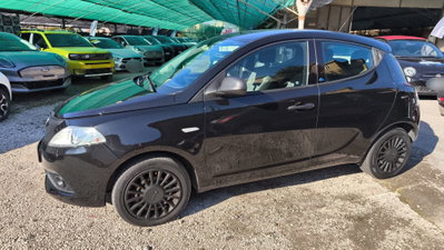 Lancia Ypsilon 1.2 69 CV 5 porte GPL Ecochic Alberta Ferretti (3)