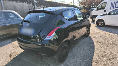 Lancia Ypsilon 1.2 69 CV 5 porte GPL Ecochic Alberta Ferretti (5)