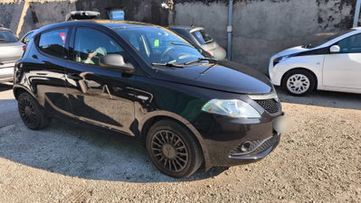 Lancia Ypsilon 1.2 69 CV 5 porte GPL Ecochic Alberta Ferretti (6)
