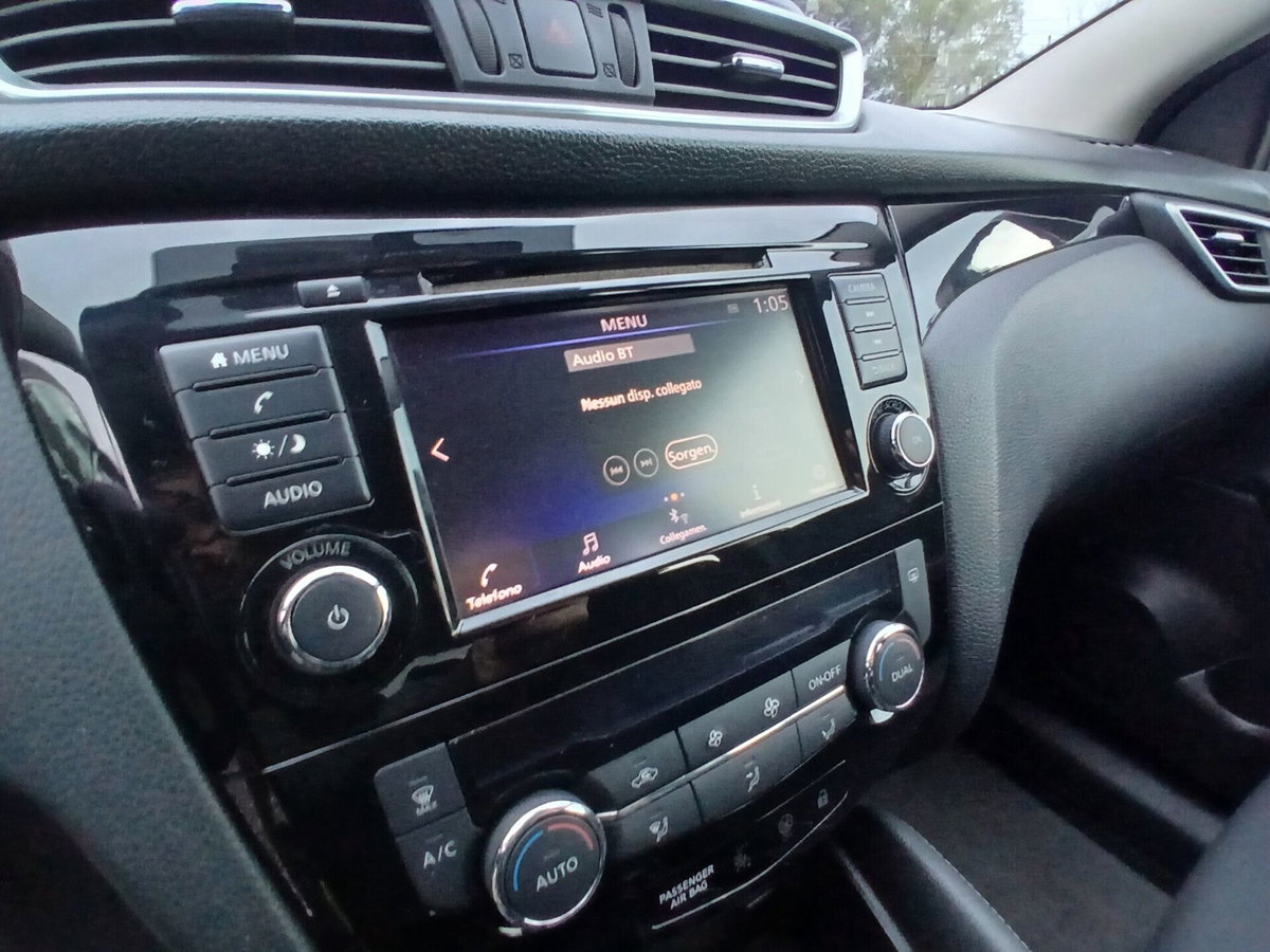 Nissan Qashqai 1.3 DIG-T 140 CV N-Connecta (19)