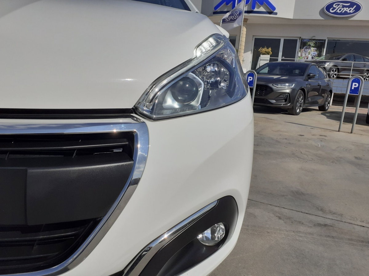 Peugeot 208 100 5 porte Allure (10)