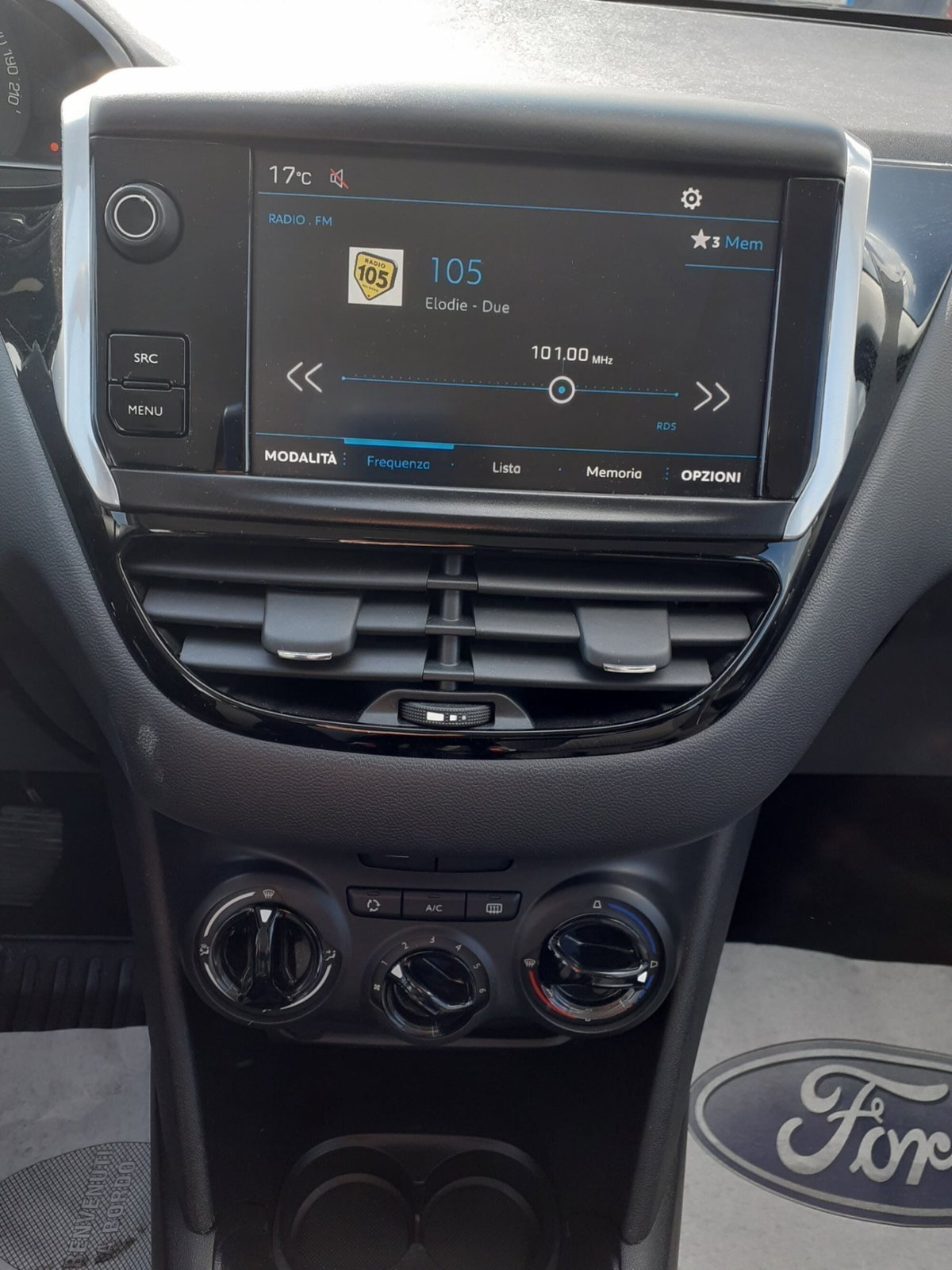 Peugeot 208 100 5 porte Allure (16)