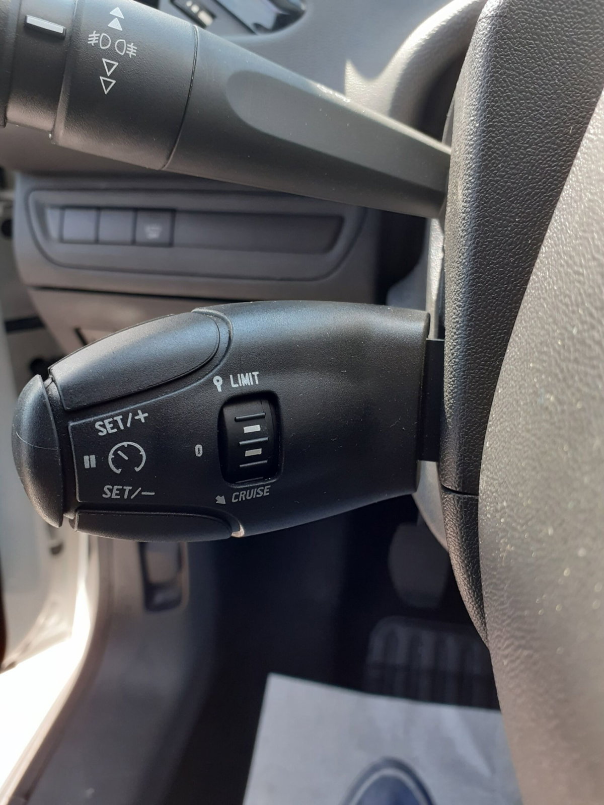Peugeot 208 100 5 porte Allure (17)