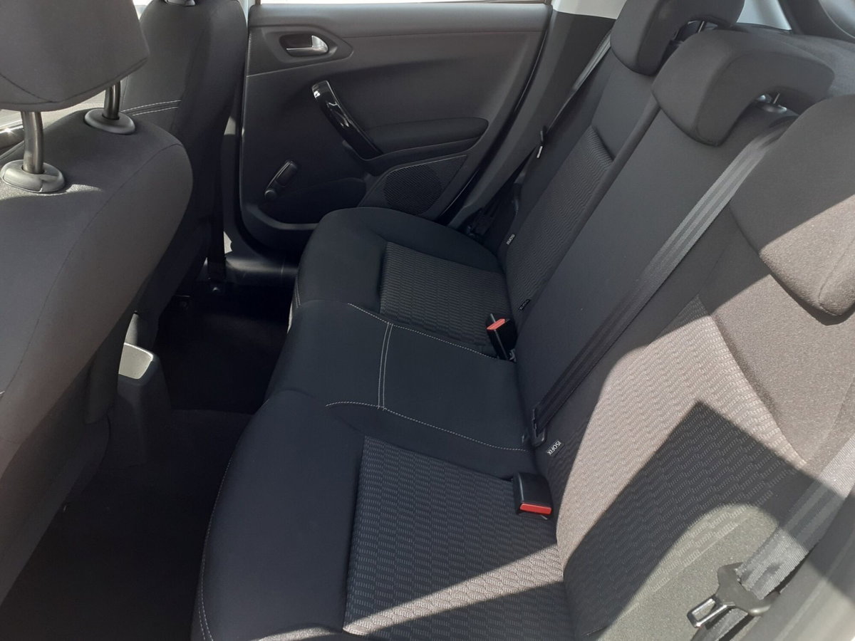 Peugeot 208 100 5 porte Allure (19)