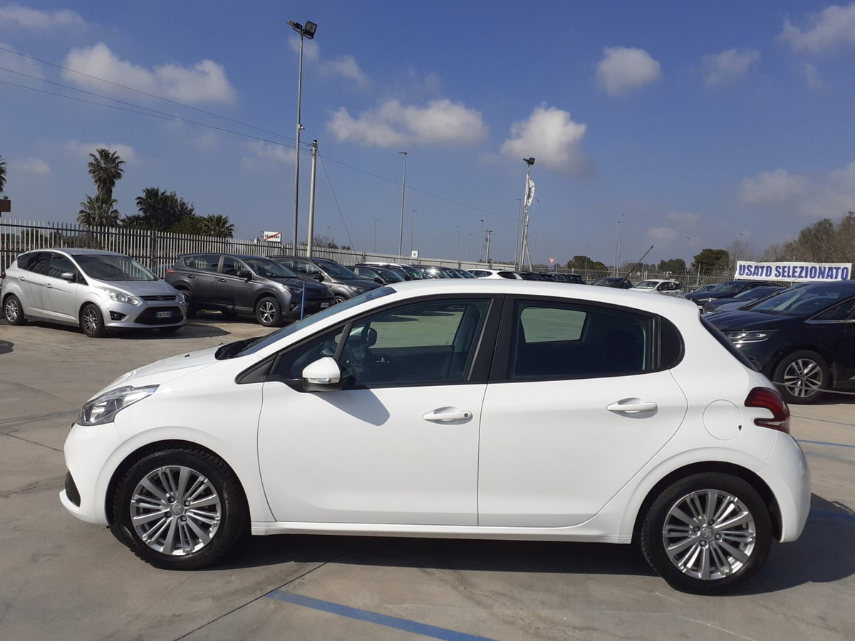 Peugeot 208 100 5 porte Allure (5)