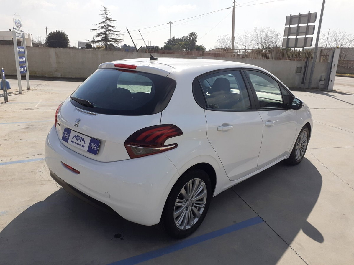Peugeot 208 100 5 porte Allure (8)