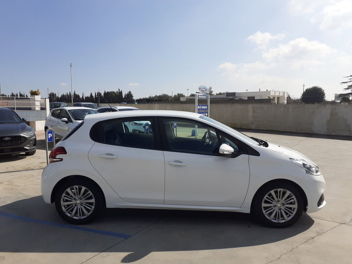 Peugeot 208 100 5 porte Allure (9)