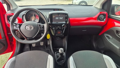 Toyota Aygo 1.0 VVT-i 69 CV 5 porte x-cool (11)