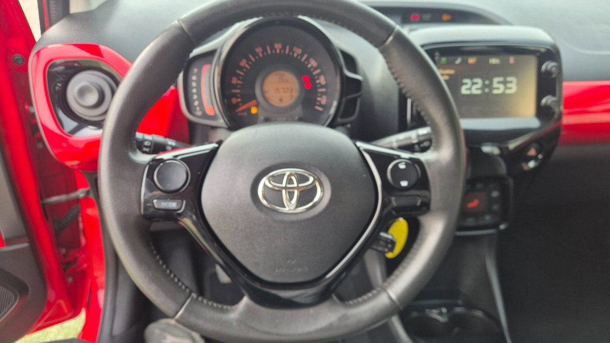 Toyota Aygo 1.0 VVT-i 69 CV 5 porte x-cool (13)