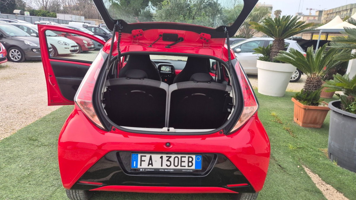 Toyota Aygo 1.0 VVT-i 69 CV 5 porte x-cool (19)