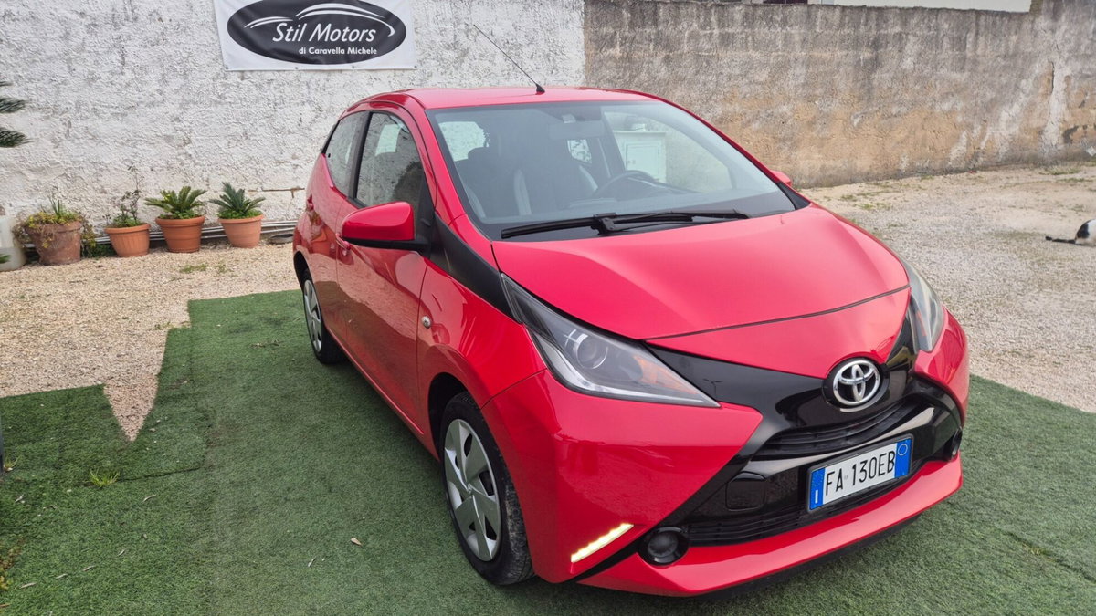 Toyota Aygo 1.0 VVT-i 69 CV 5 porte x-cool (8)