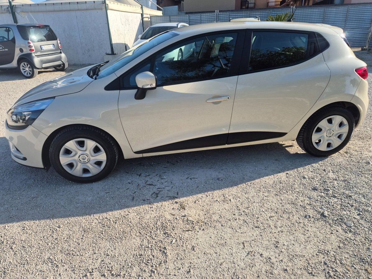 Renault Clio dCi 8V 75CV Start&Stop 5 porte Energy Zen (8)