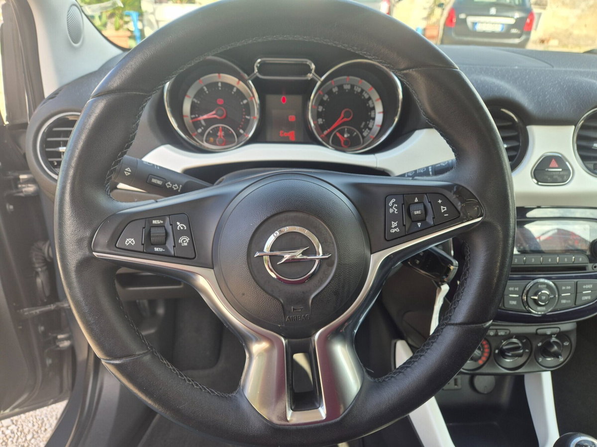 Opel Adam 1.2 70 CV Jam (11)