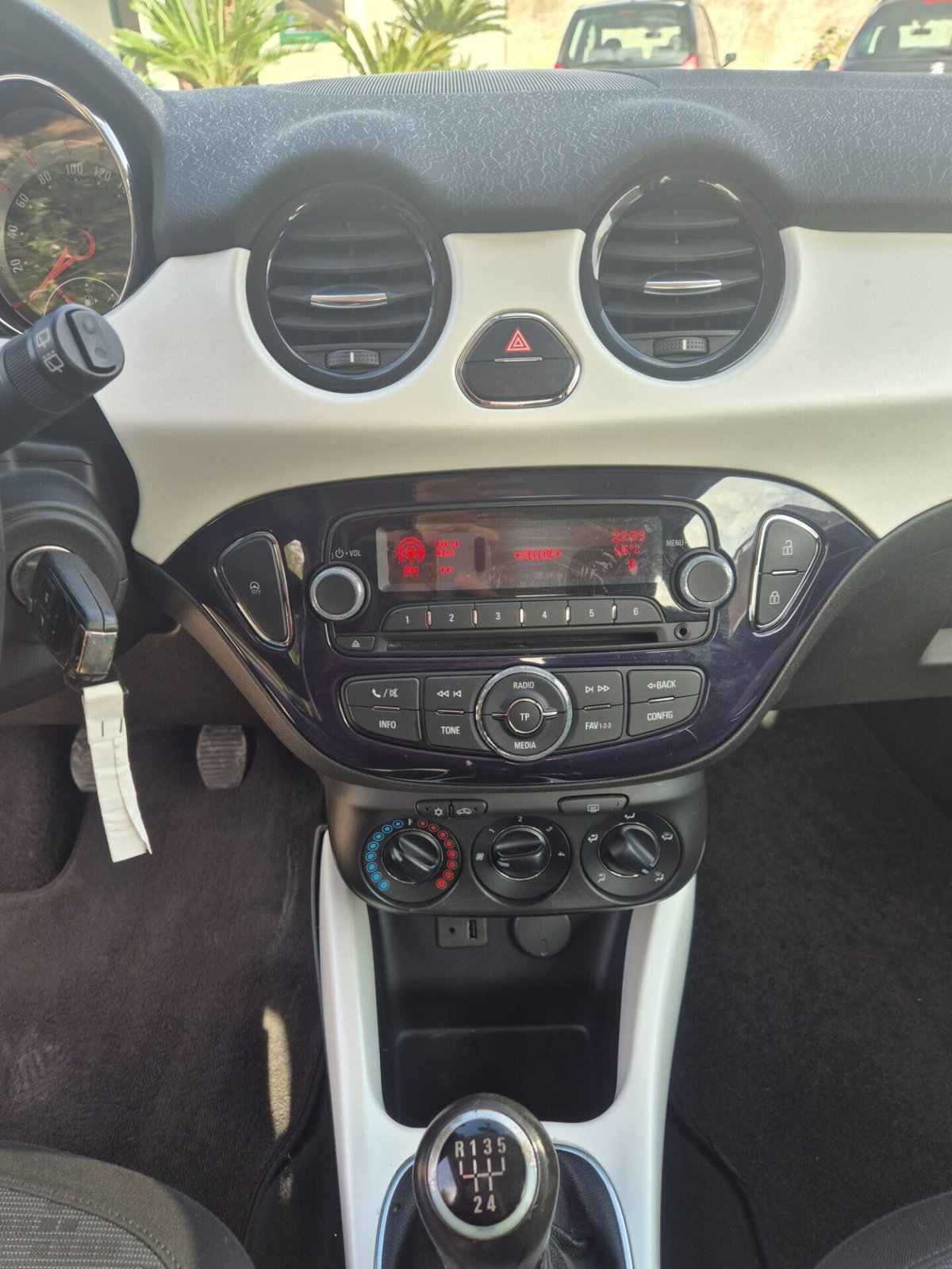 Opel Adam 1.2 70 CV Jam (13)