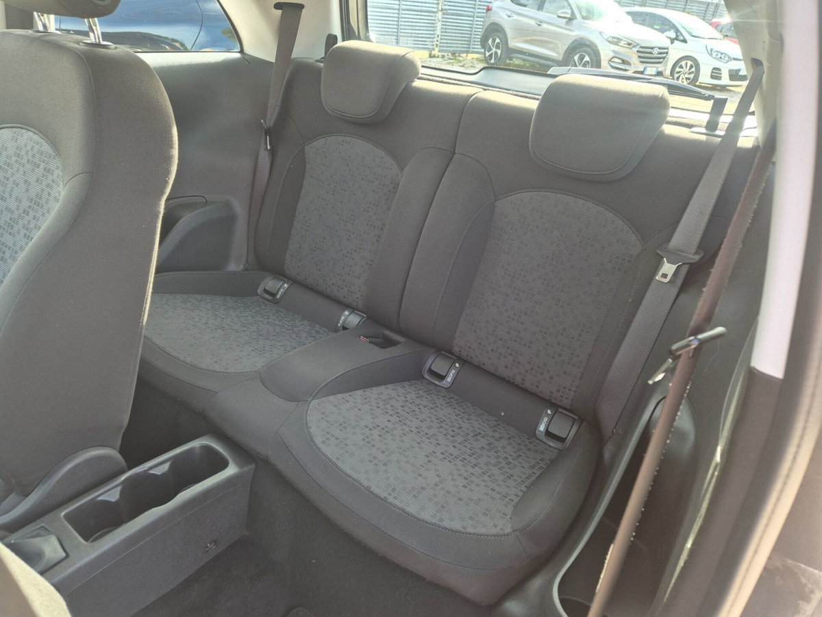 Opel Adam 1.2 70 CV Jam (9)