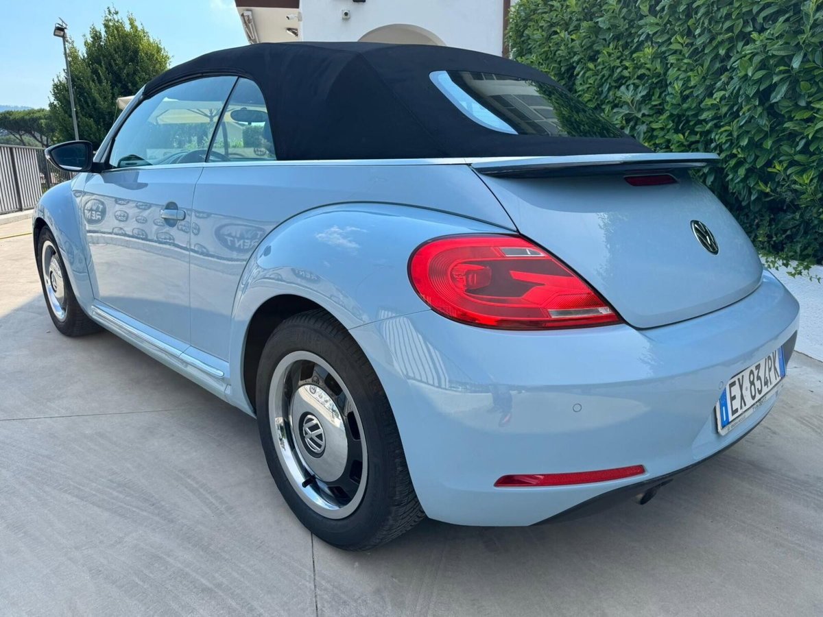 Volkswagen Maggiolino Cabrio 1.6 TDI Design (10)
